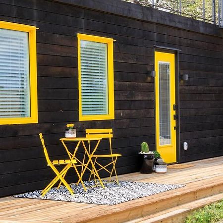 New The Yellow Beacon-Luxury Shipping Container Fredericksburg Exteriör bild