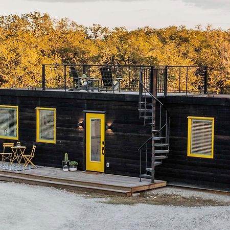 New The Yellow Beacon-Luxury Shipping Container Fredericksburg Exteriör bild