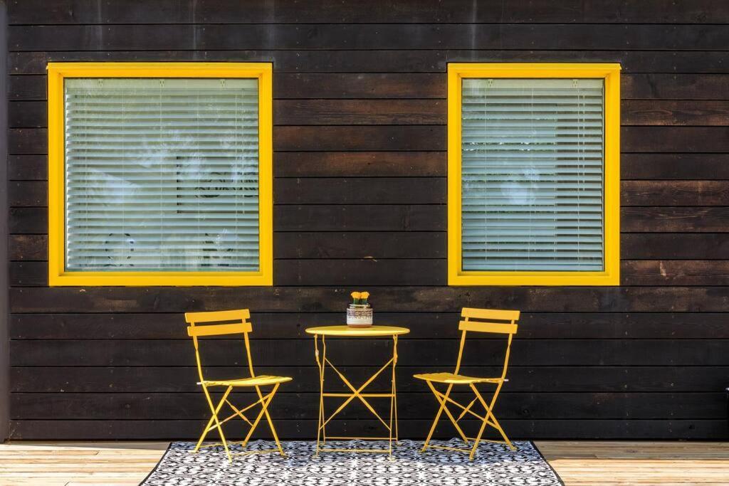 New The Yellow Beacon-Luxury Shipping Container Fredericksburg Exteriör bild