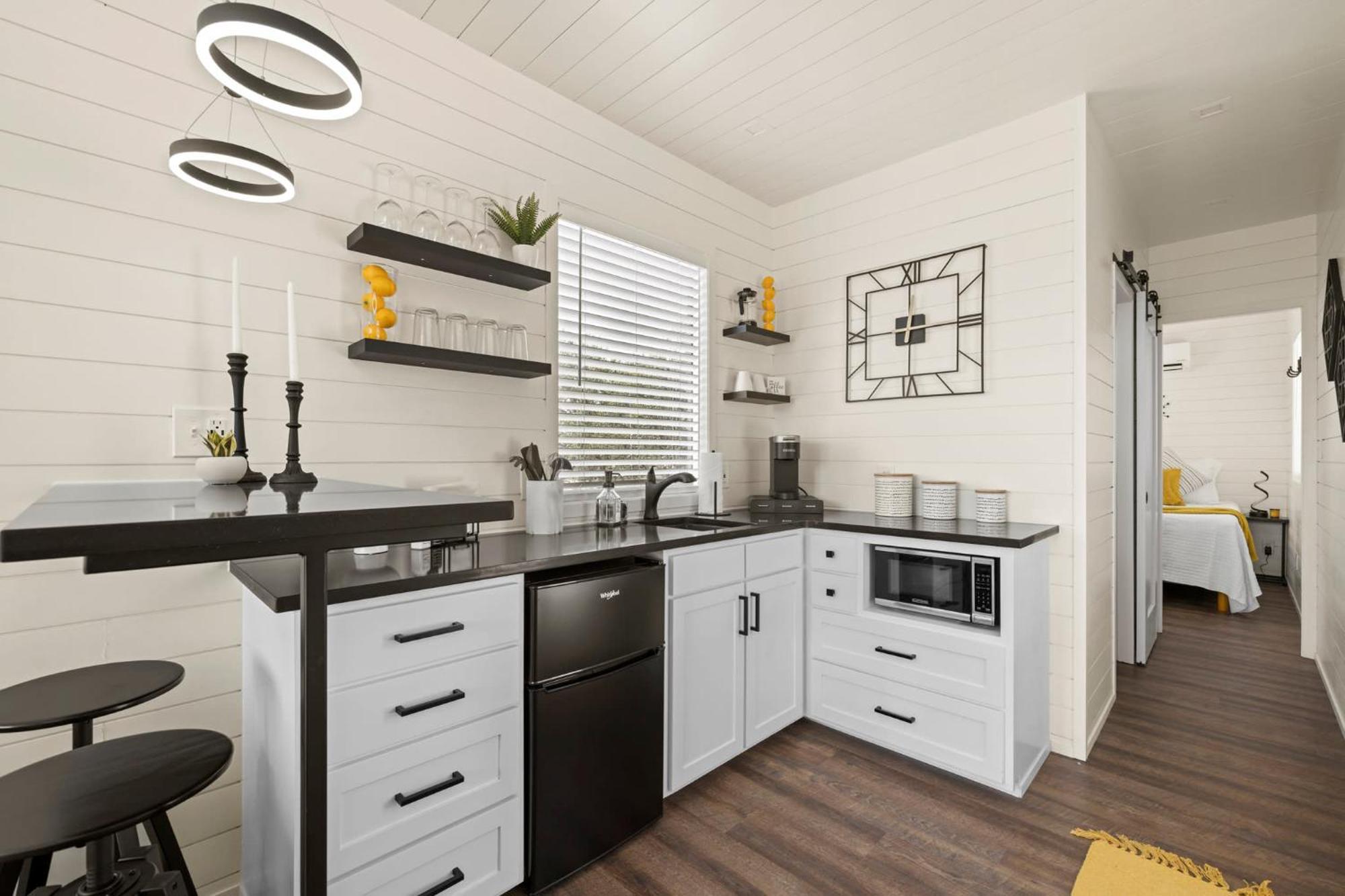 New The Yellow Beacon-Luxury Shipping Container Fredericksburg Exteriör bild