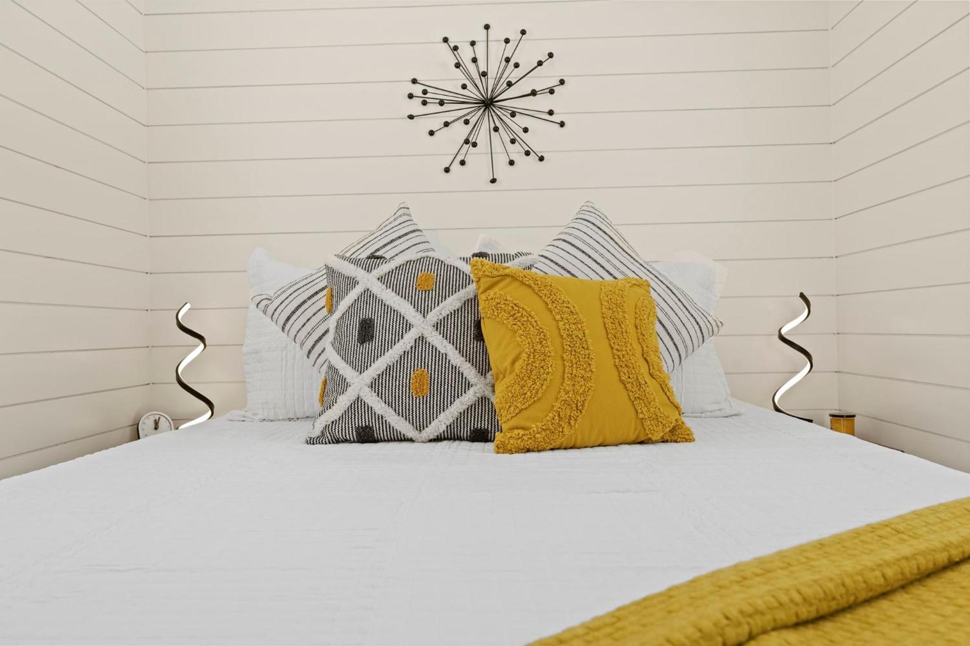 New The Yellow Beacon-Luxury Shipping Container Fredericksburg Exteriör bild